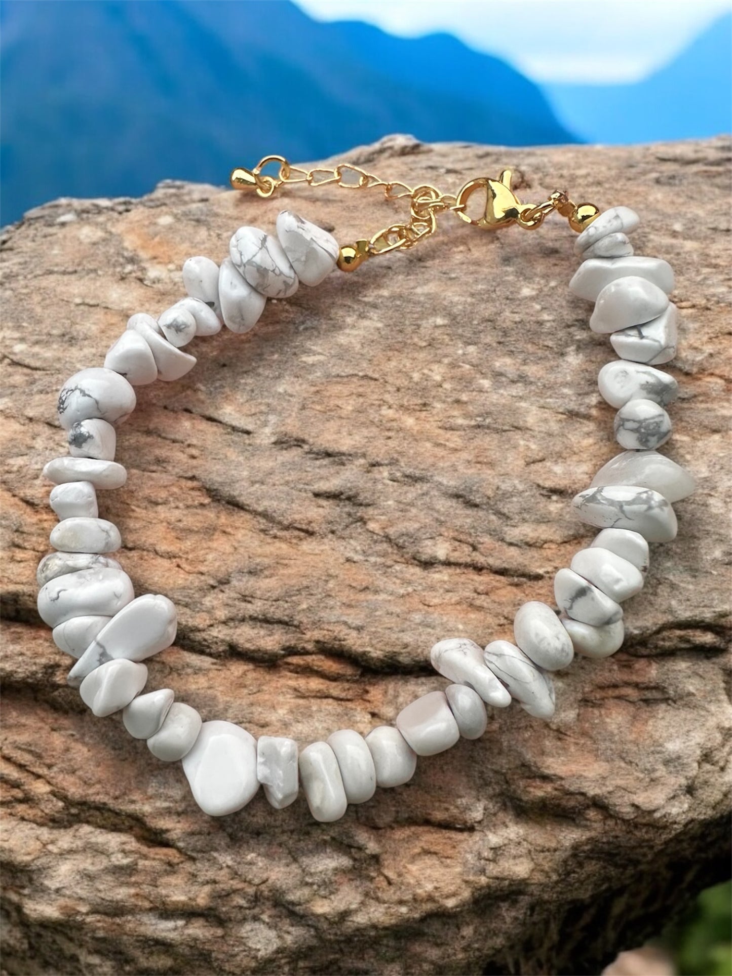 Howlite Chip Bracelet